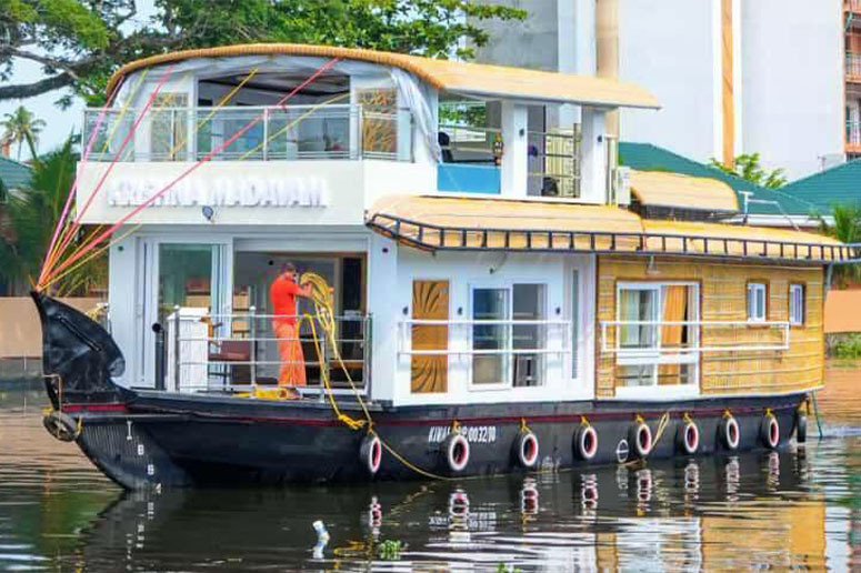 One Bedroom Premium Houseboats