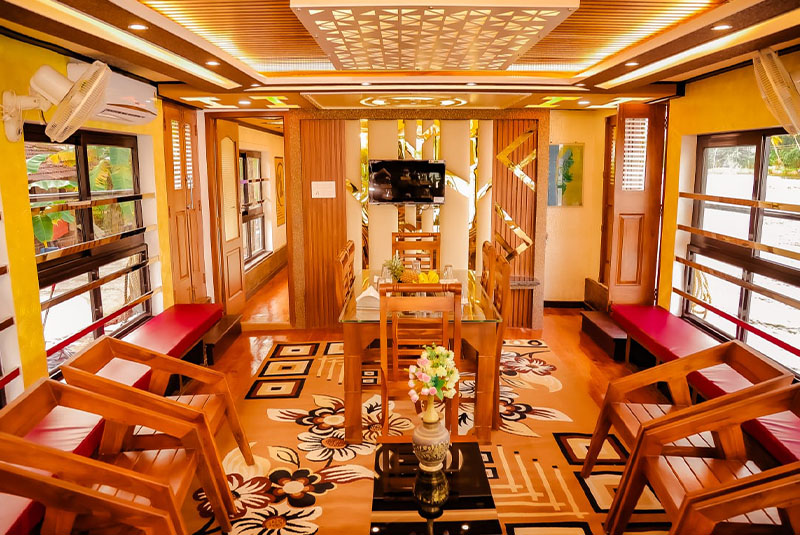 3 bedroom premium houseboat